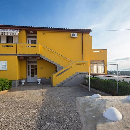 The Manzoni Family 1 Hotel Punat Exterior photo